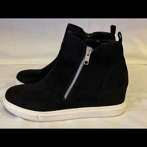Madden Girl Black Suede Bootie Sneakers, Size 7.5